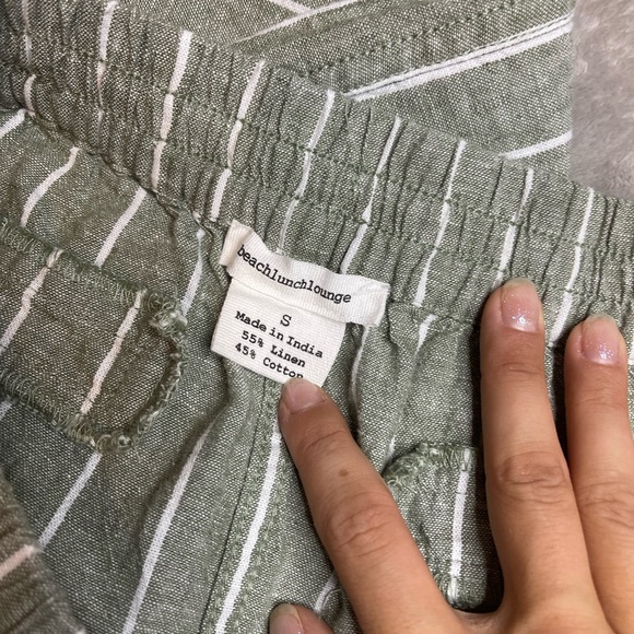 Cropped Linen Pants - Picture 2 of 2